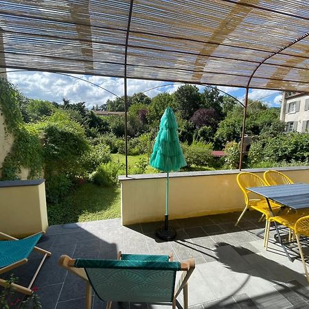 Gite Avec Terrasse Saint-Saturnin  Eksteriør billede